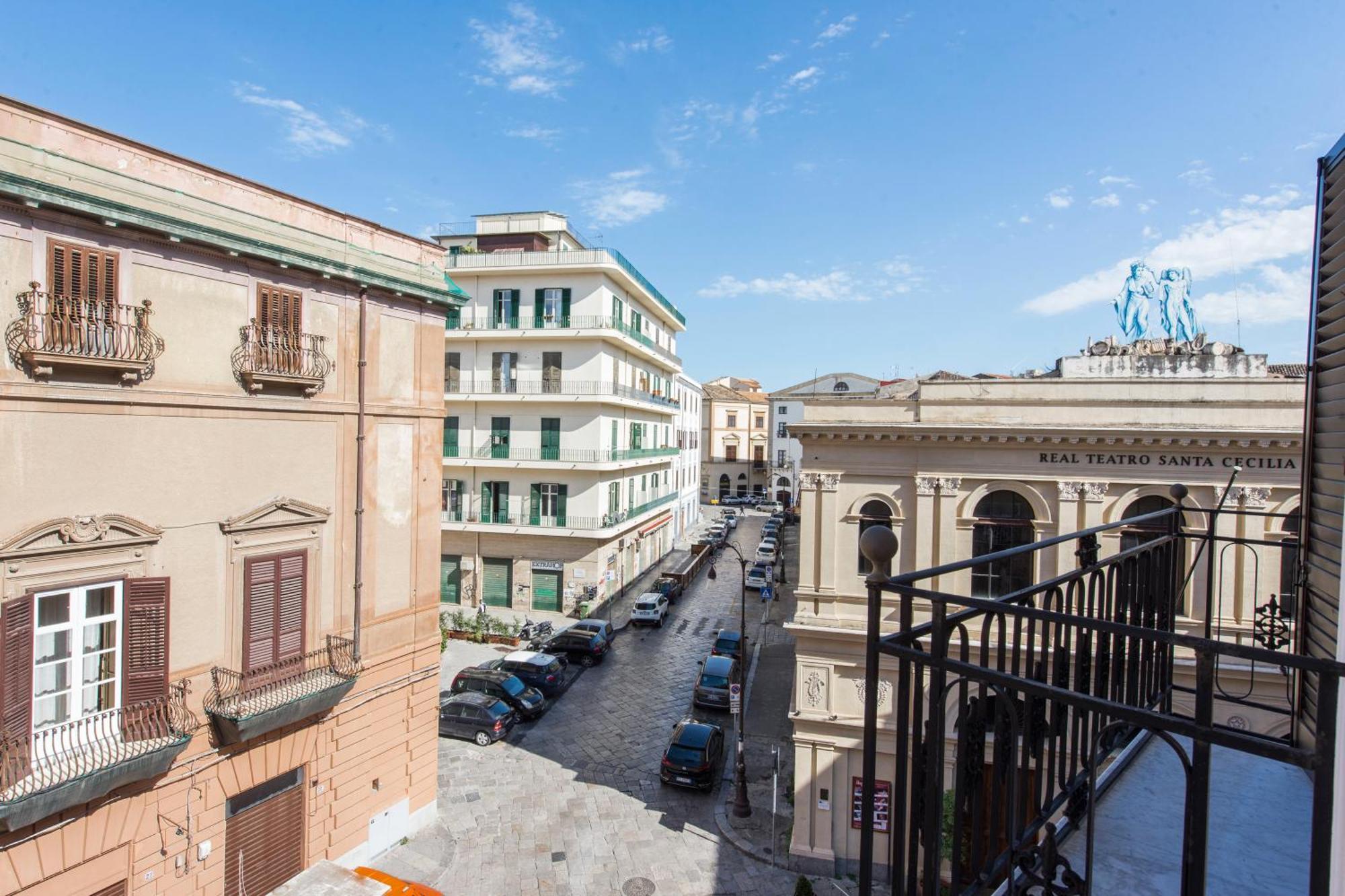 Santa Cecilia Apartment By Wonderful Italy ปาแลร์โม ภายนอก รูปภาพ